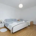 Apartman Silvia Big Private Garden