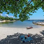 Silvia Big Private Garden Apartman Funtana