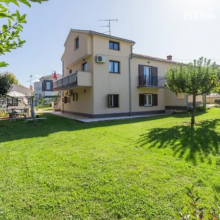 Apartman Silvia Big Private Garden *